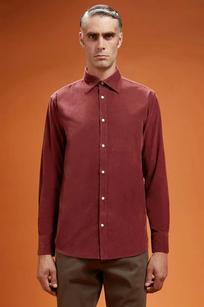 Men's comfort fit casual shirt with a classic collar in plain 100% cotton 21-wale corduroy - Bordeaux