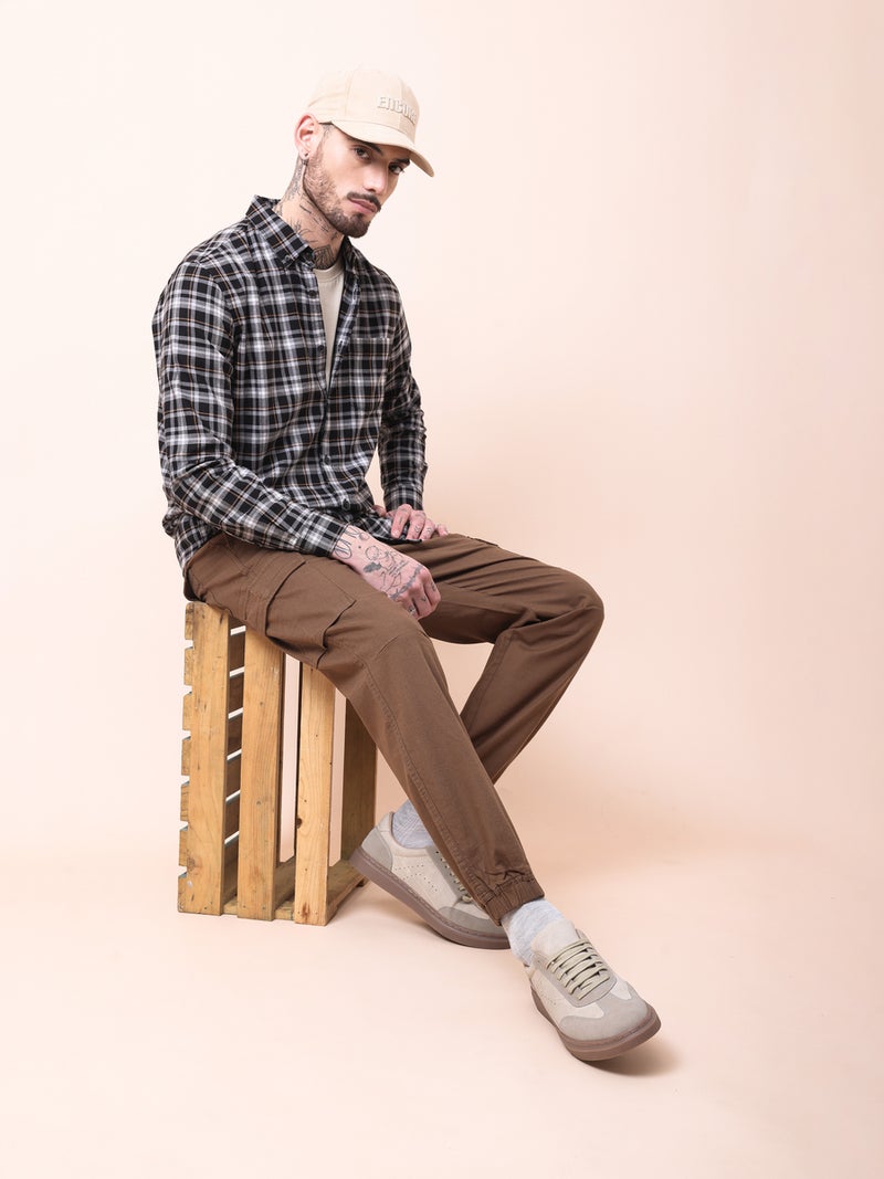 British Club Men Brown Solid Cargo Joggers - Image 2