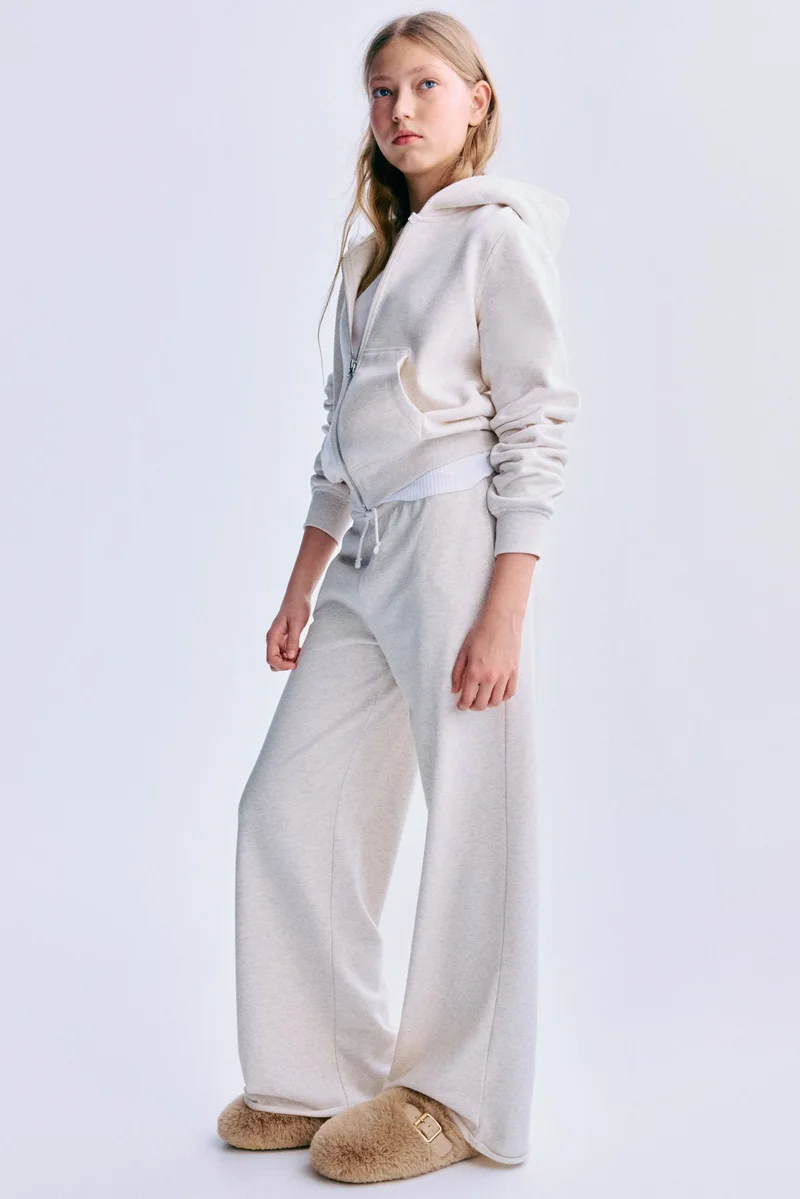 اتش اند ام بنطلون رياضي بساق عريضة