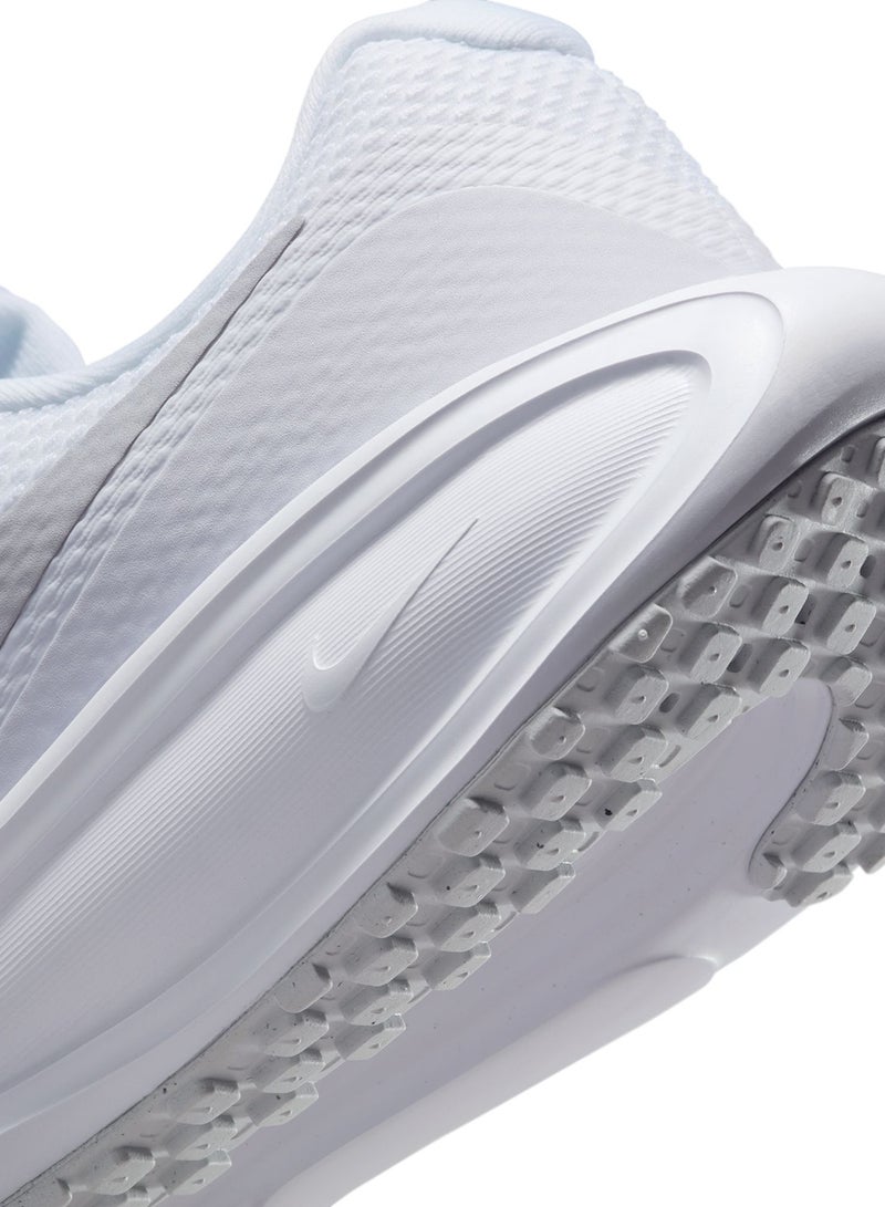 Nike REVOLUTION 8 - Image 4