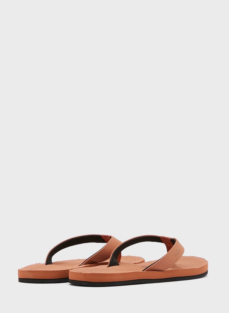 indosole Casual Flip Flops - Image 3