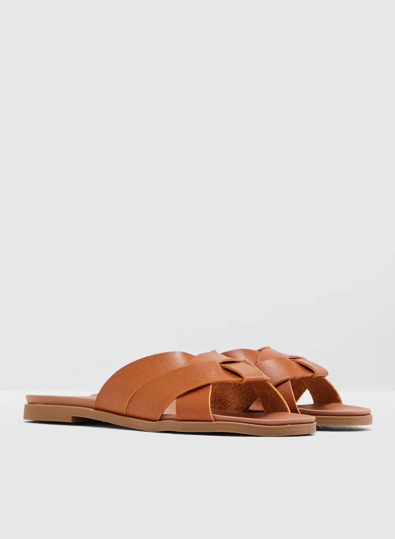 NEW LOOK Wide Fit Hootie Flat Sandal - Brown
