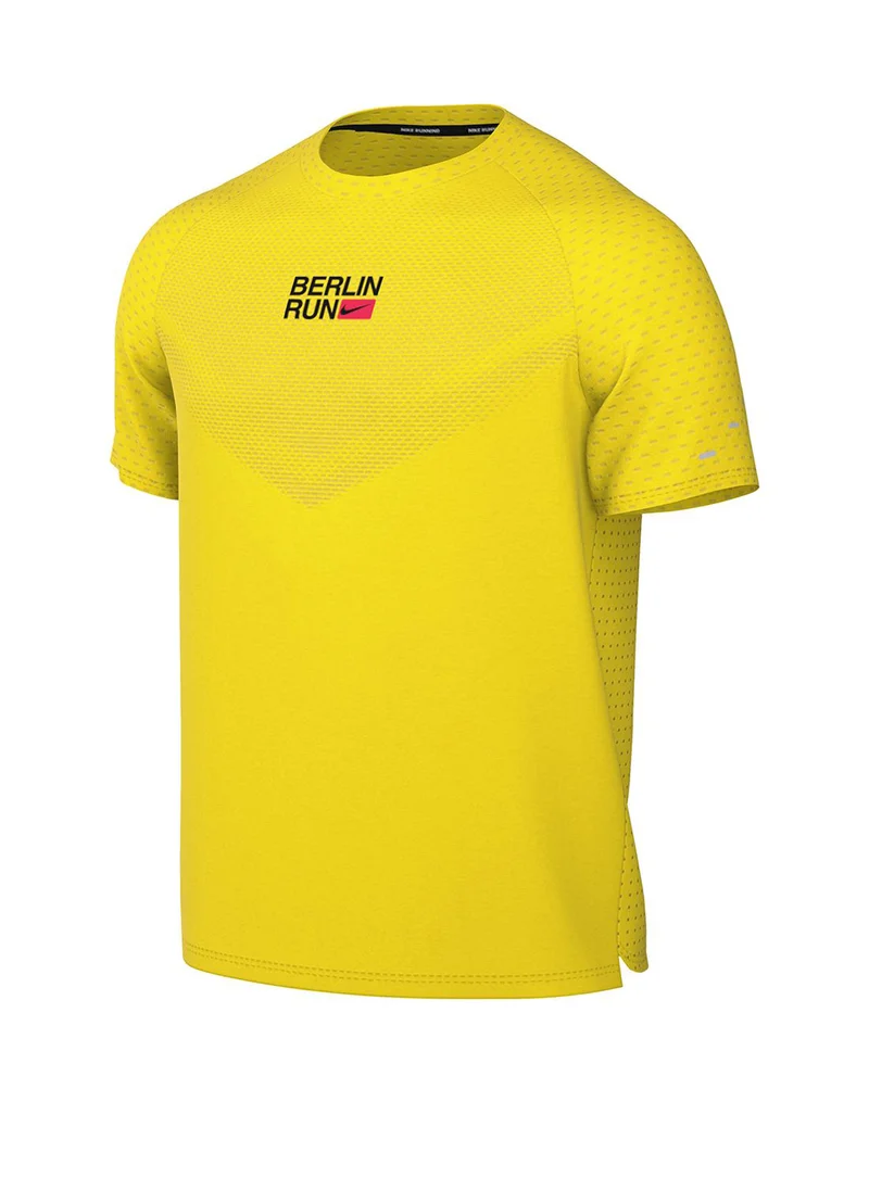 Nike City Marathon Stride T-Shirt