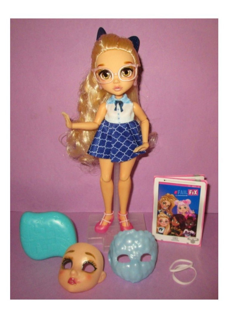 A set of fashionable dolls with masquerade masks - Image 2
