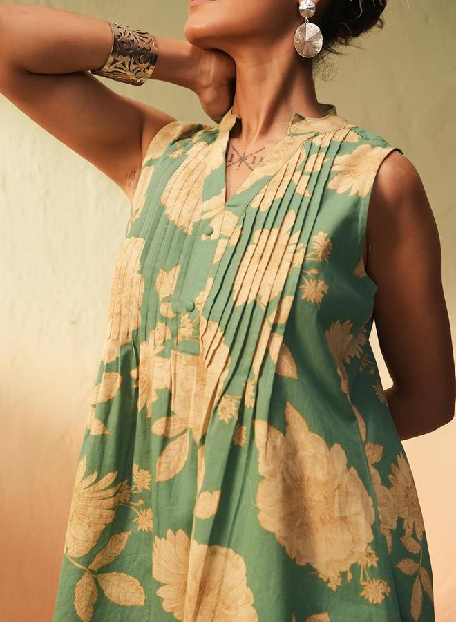 ISHIN Women's Green Cotton Printed Tunic Upper Knee Length Pleat Front Bottom Regular Fit 2 Peice Kurta Set - Image 5