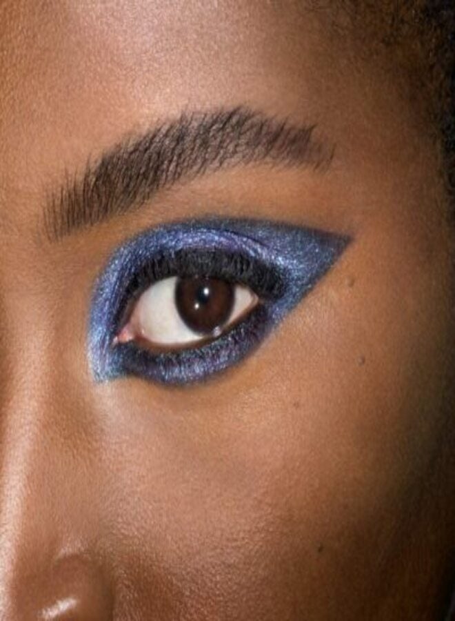 SEPHORA COLLECTION Special Effects Glitter Shadow 04 Blue Boom – Glittery Liquid Eyeshadow with Multidimensional Sparkle 4 ml - Image 5