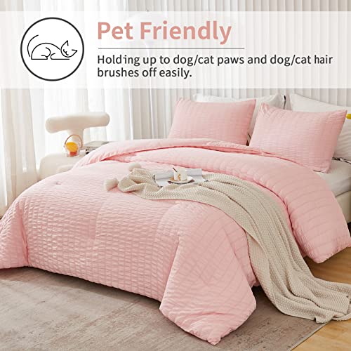 AveLom Blush Pink Seersucker King Comforter Set (104x90 inches), 3 Pieces - 100% Soft Washed Microfiber Lightweight Comforter with 2 Pillowcases, All Season Down Alternative Comforter Set for Bedding - Image 3