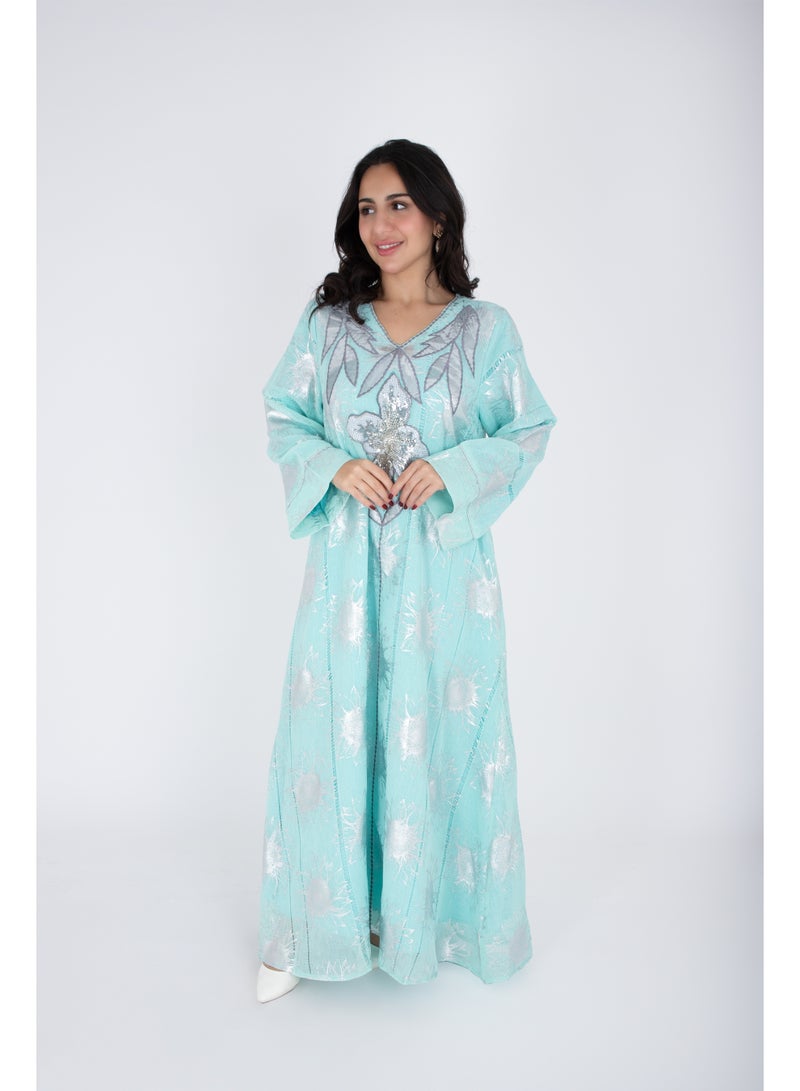 اكسا جلابية بتصميم كلاسيكي فضي - Image 3