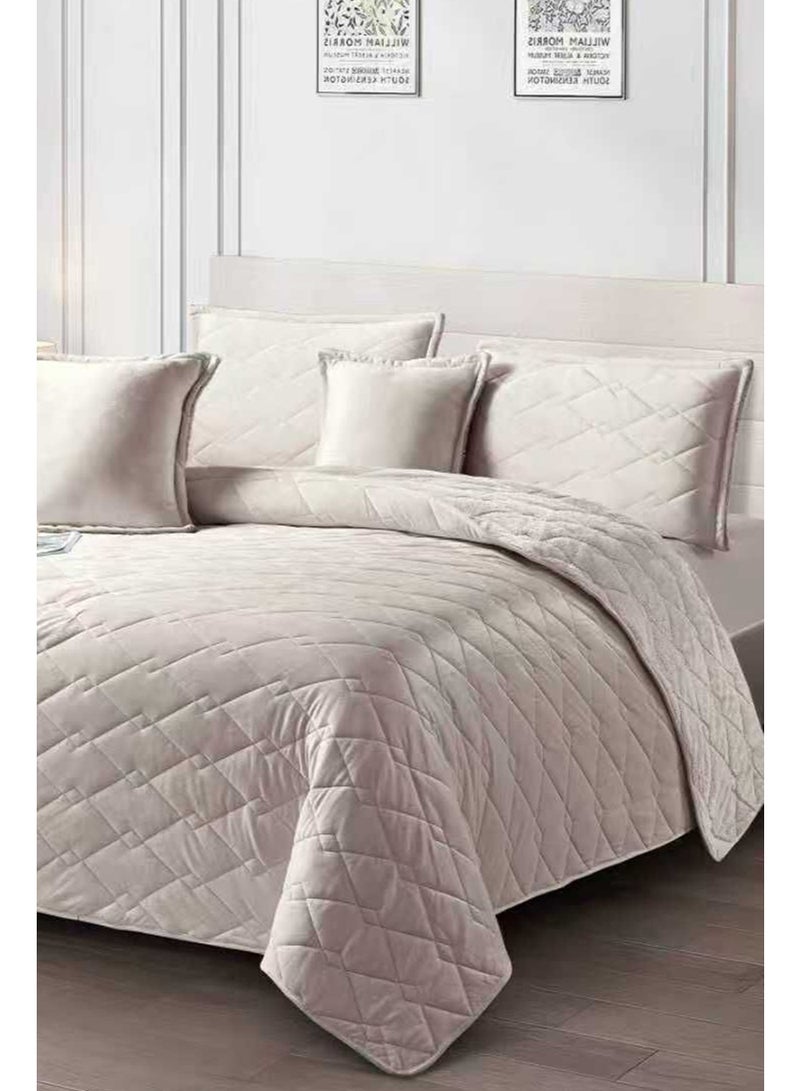 ميرال مفرش شتوي نفر ونص مخمل مضغوط سادة بوجه فرو – طقم 4 قطع (لحاف 160×210 + شرشف مغاط 120×200 + غطاء مخدة 45×70 + مخدة ديكورية 45×45) - Image 3