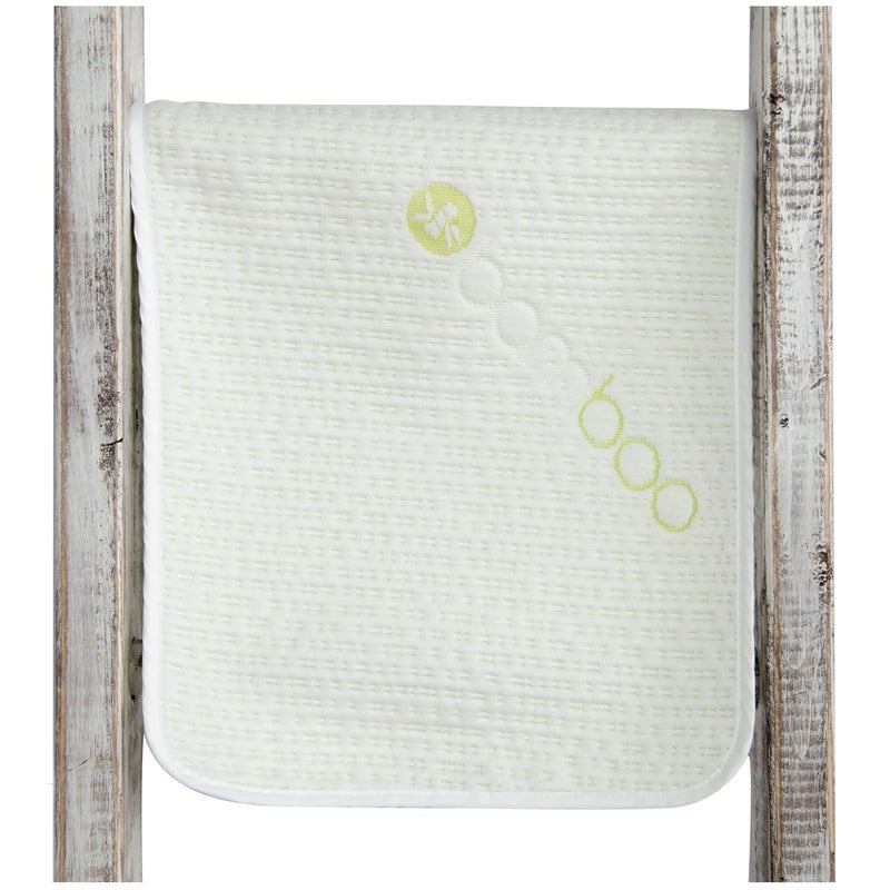Natural Snuggles حصيرة تغيير قابلة لإعادة الاستخدام من رايون الخيزران المقاومة للماء 3 عبوات بطانة تغيير حفاضات غير قابلة للتسرب وسطح طاولة غير قابل للانزلاق 27 × 14 بوصة - Image 3