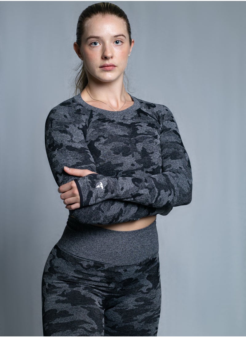 The Team Apparel قميص قصير بدون درزات بأكمام طويلة من ADAPT CAMO  - Image 1