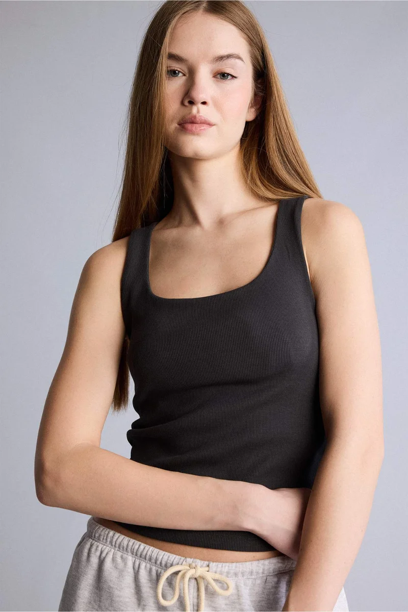 ديفاكتو Ribbed Tank Top