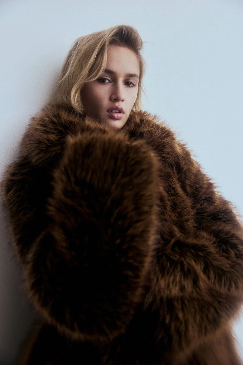 اتش اند ام معطف بصف مفرد من الأزرار