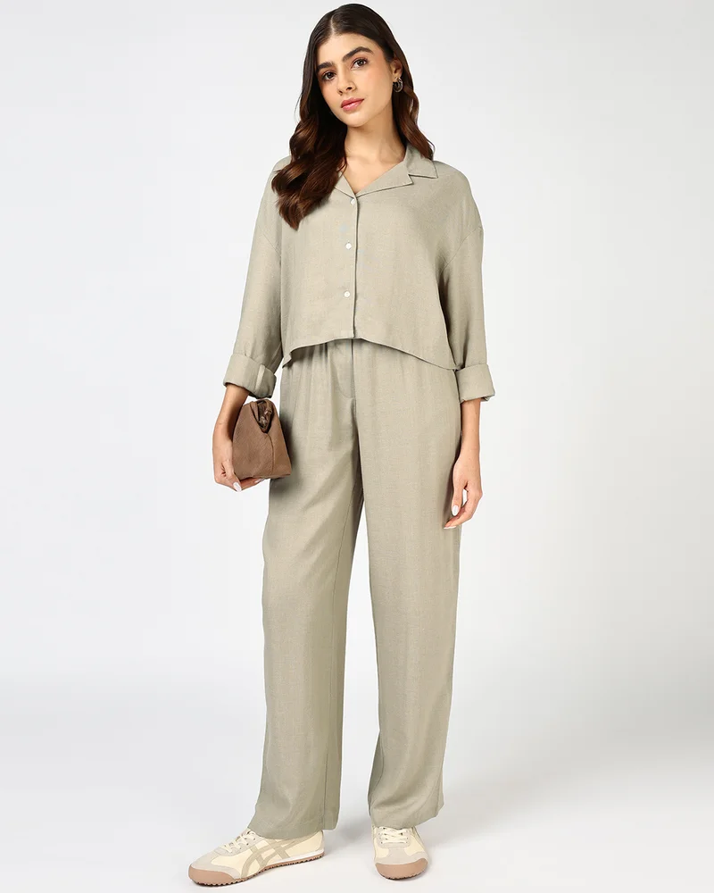بيواكوف Women's Sage Green Crop Shirt