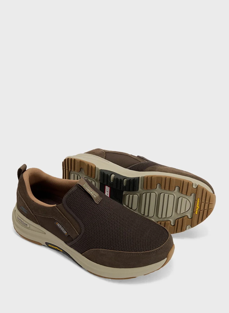 SKECHERS Go Walk Outdoor