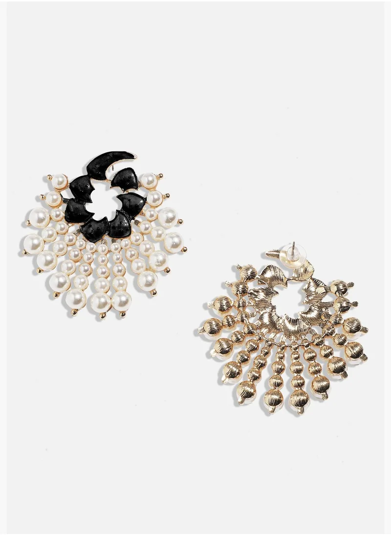 SOHI Gold Plated Pearls Party Wear Drop Earring For Women