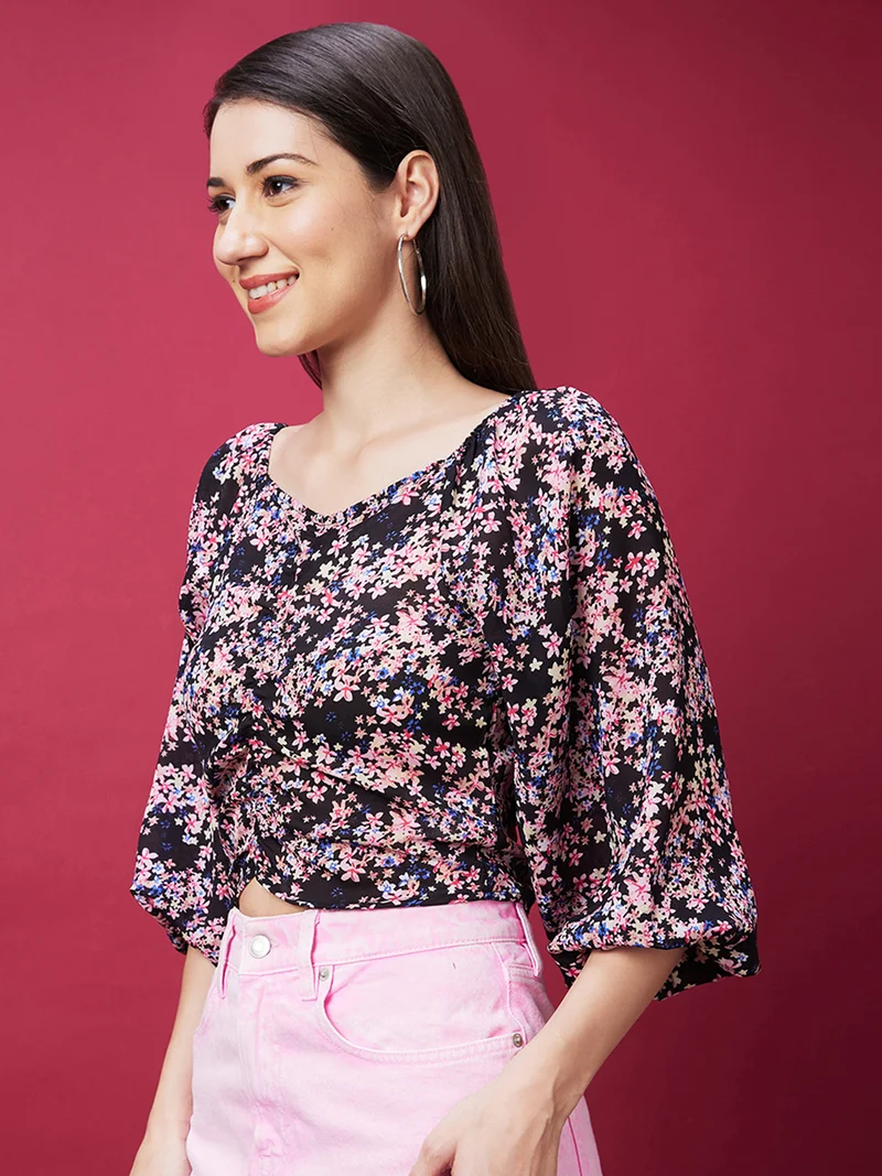 globus Women Black Floral Printed Sweetheart Neck Puff Sleeves Smocked Crop Top