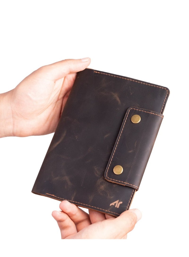 ايه ار سابلاي Ar Passport Wallet من Arij Bags | محفظة سفر جلد طبيعي، جيب باسبور، أماكن للكروت والتذاكر (بني) - Image 2