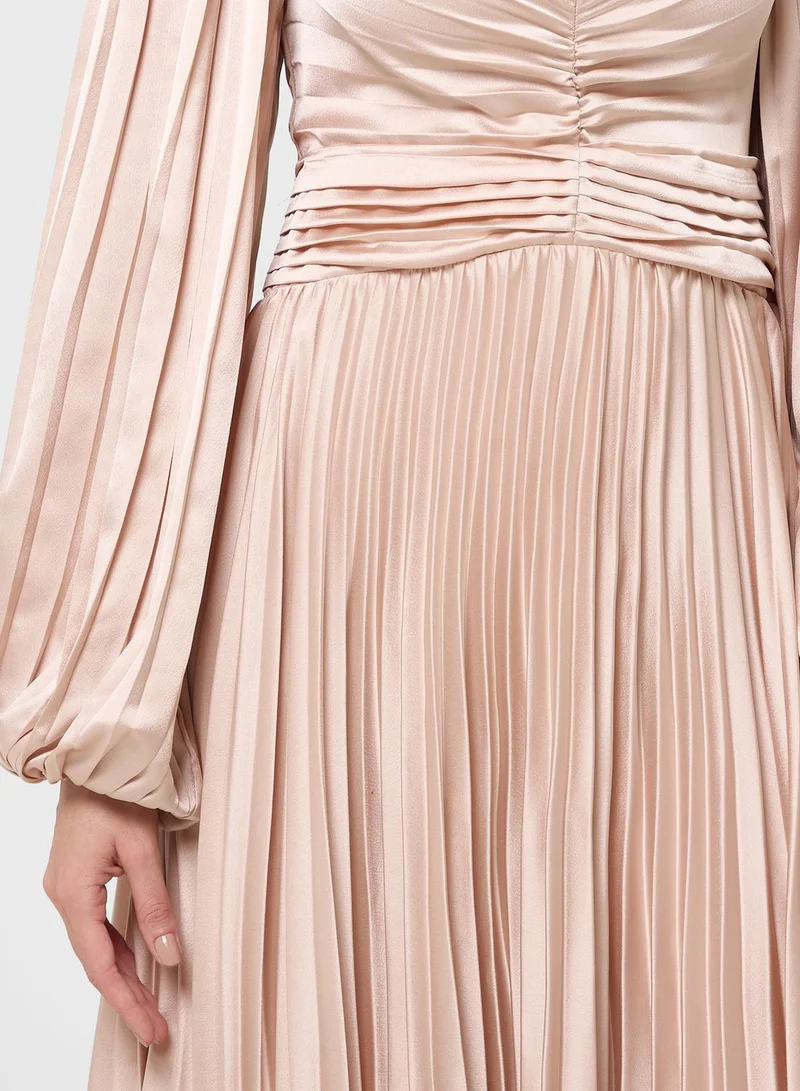 boohoo Plunge Neck Pleated Dress