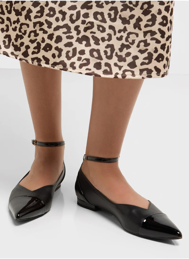 ايلا Pointy Toe Ankle Strap Flat Shoe