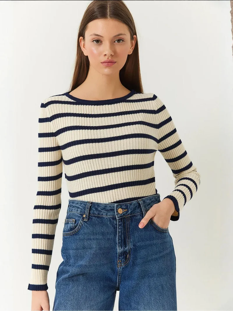 بيانكو لوتشي كنزة بياقة دائرية مخططة ومضلعة من لوتشي