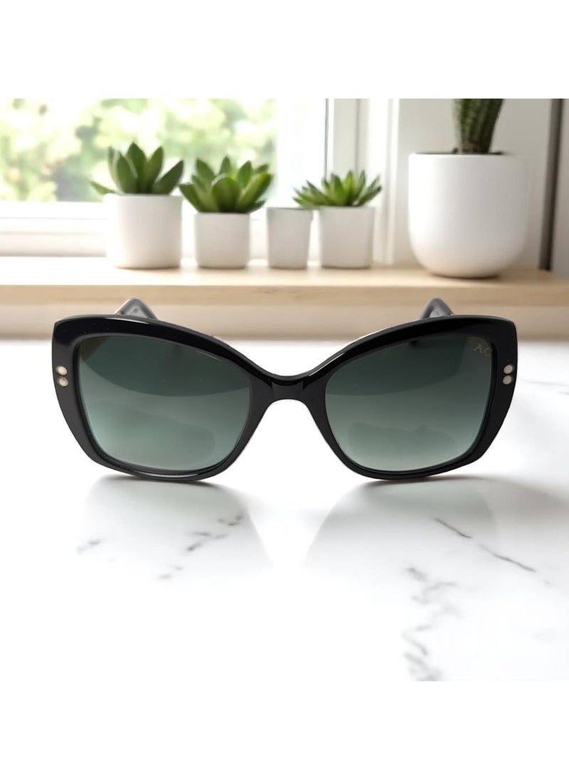Authentic Armando Cavelli sunglasses, crafted from carefully selected premium acetate for a luxurious look and longevity with extensive use. This model combines modernity and classic style, with a raw black acetate front and golden -plated metal temples to complete your luxury look. Comes with premium polymer lenses offer UV400 protection in a gradient dark green