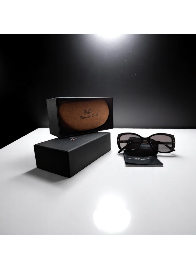 Authentic Armando Cavelli sunglasses, crafted from carefully selected premium acetate for a luxurious look and longevity with extensive use. This model combines modernity and classic style, with a raw black acetate front and golden -plated metal temples to complete your luxury look. Comes with premium polymer lenses offer UV400 protection in a gradient dark green