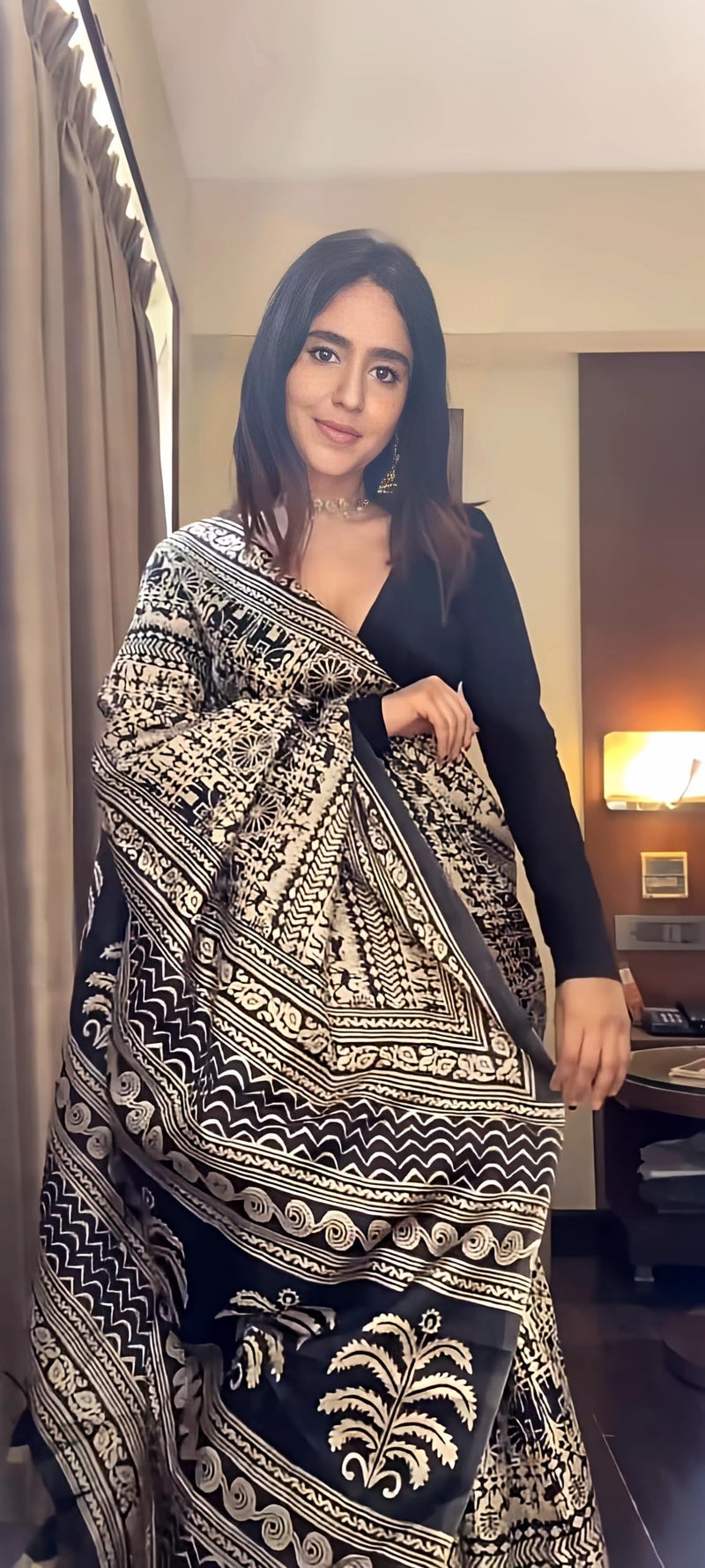 EthnicJunction Women's Art Silk Printed Kalamkari Saree With Blouse Piece (Black And Beige) - Image 3
