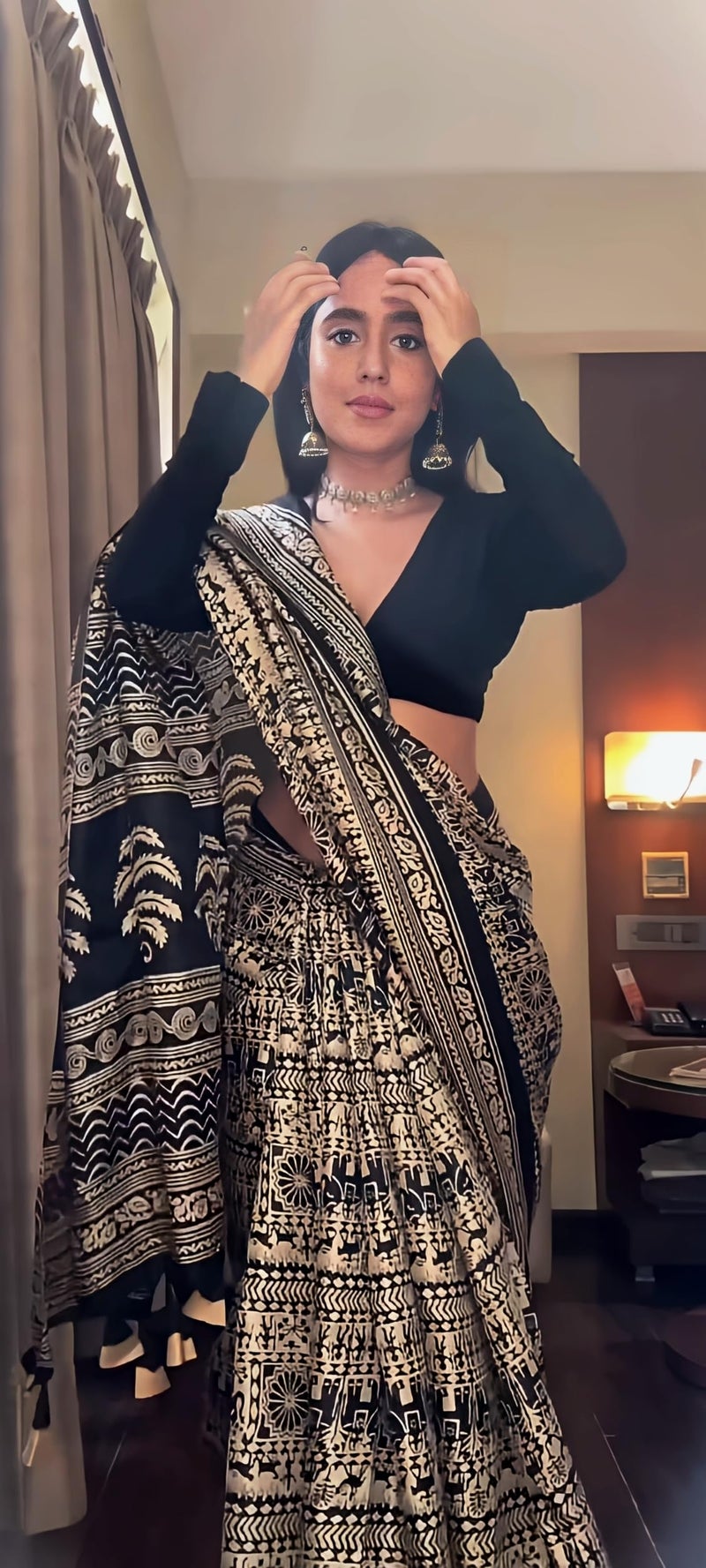 EthnicJunction Women's Art Silk Printed Kalamkari Saree With Blouse Piece (Black And Beige) - Image 2