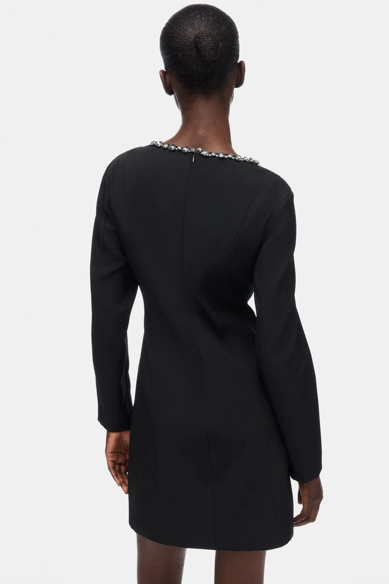 اتش اند ام فستان مزخرف بأحجار الرايون