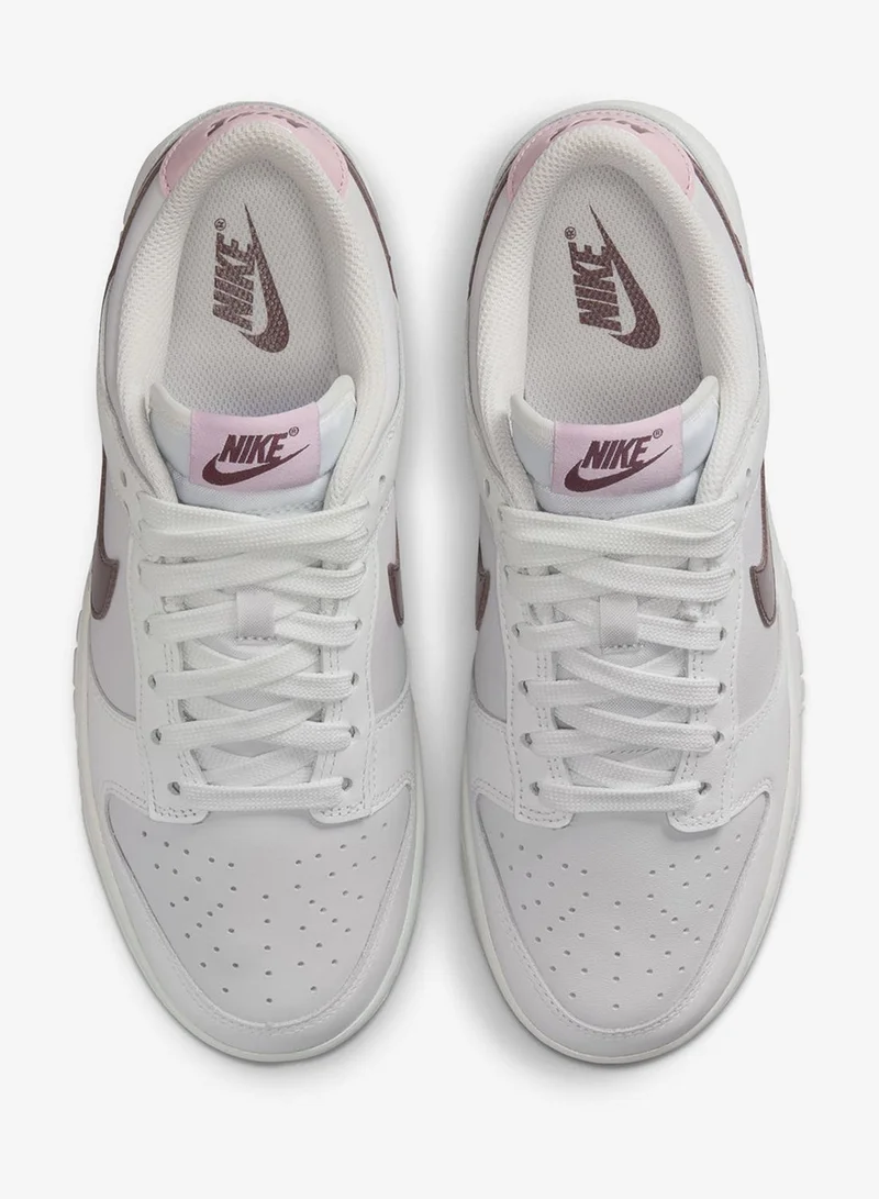 نايكي دانك لو سي إي إم إي إيه