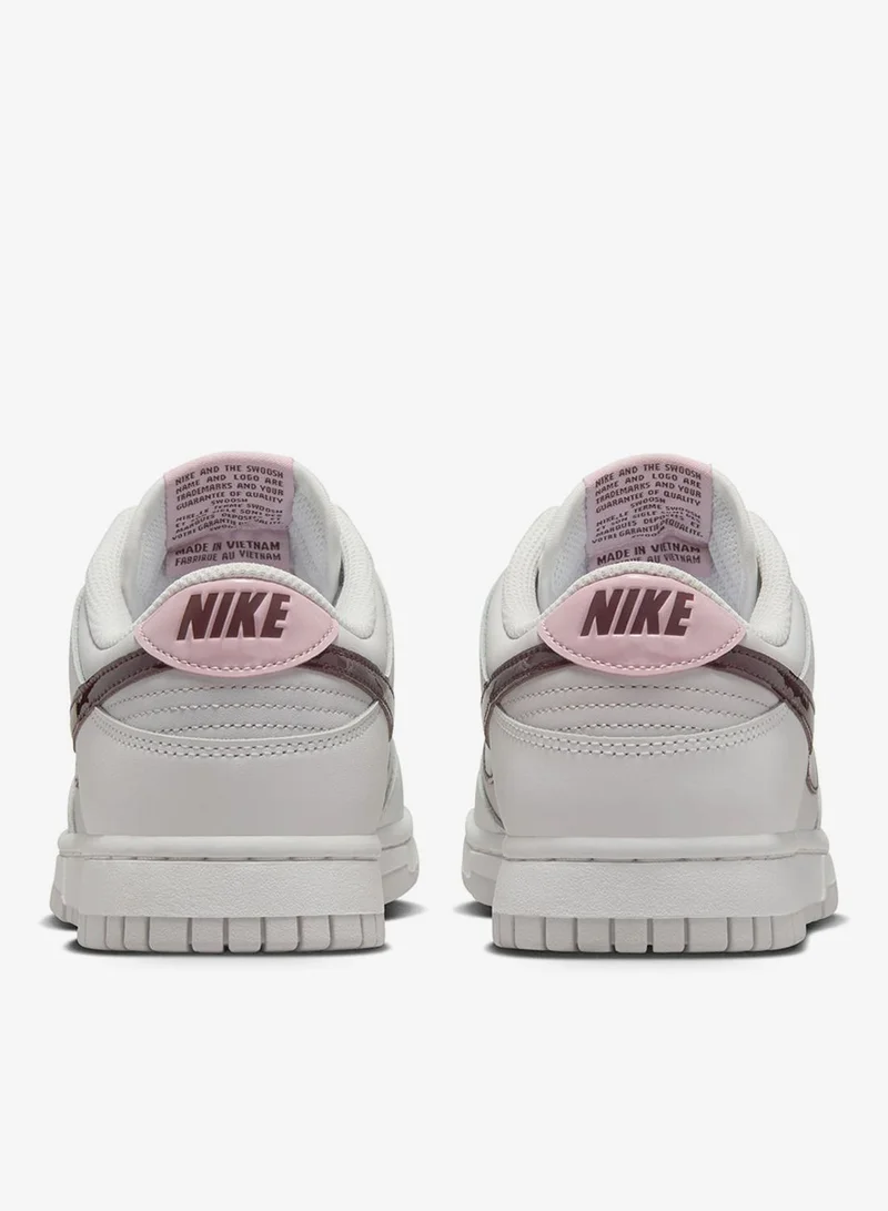 نايكي دانك لو سي إي إم إي إيه