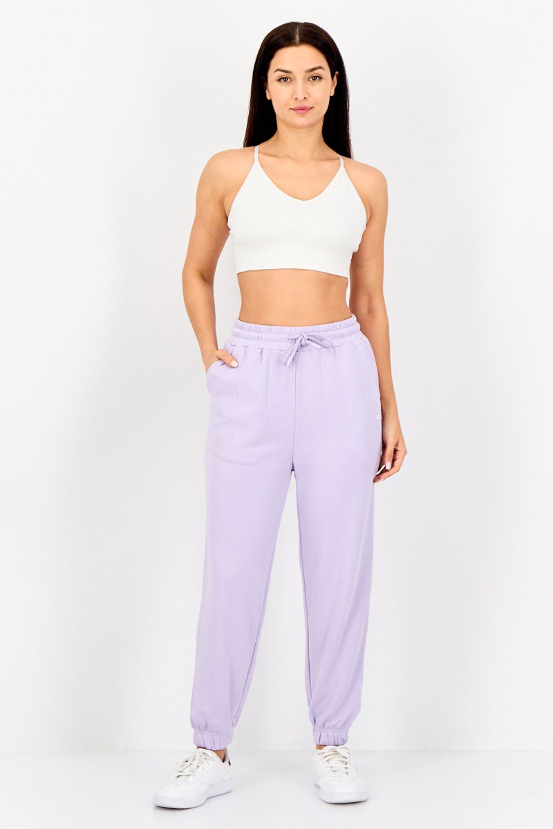 Levi's سروال جوجر عادي للنساء بشعار العلامة التجارية، لافندر - Image 2