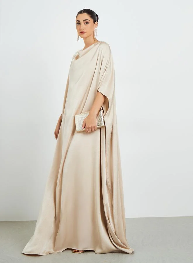 أميرة فستان قفطان ساتان بياقة منسدلة