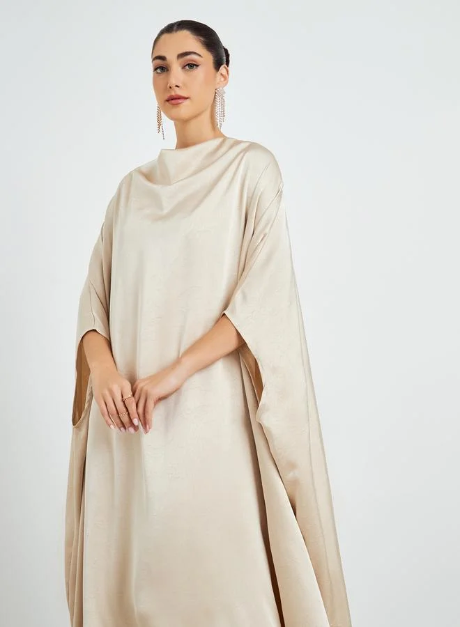 أميرة فستان قفطان ساتان بياقة منسدلة