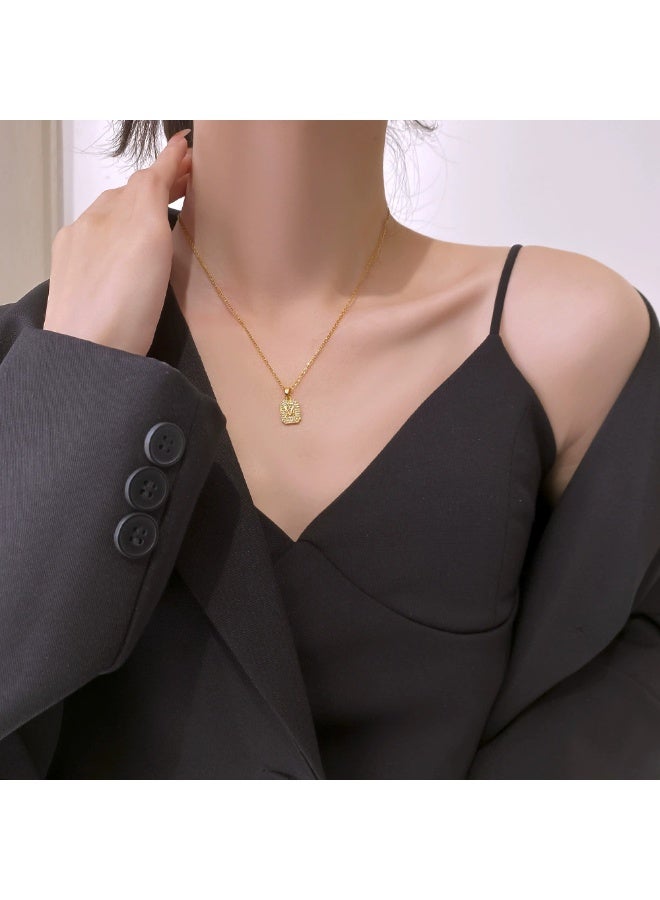 Goolsky قلادة حرف M من الفولاذ التيتانيوم - تصميم مرصع بالزركون الدقيق، مجوهرات حرف م مخصصة، ارتداء يومي/بيان أزياء، غير متلاشي - Image 2