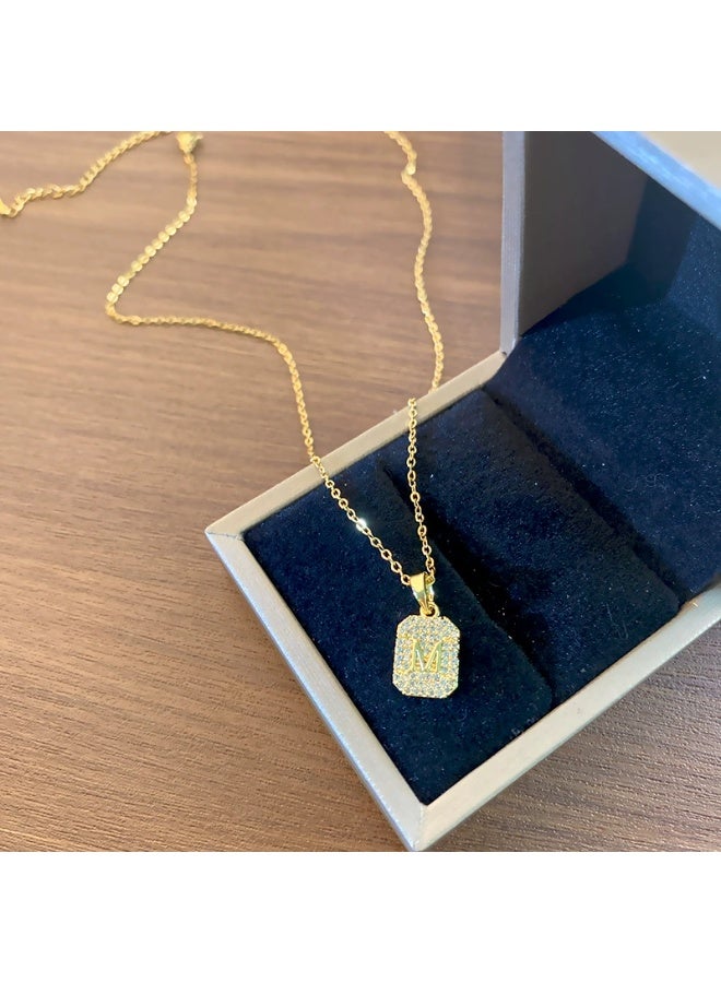 Goolsky قلادة حرف M من الفولاذ التيتانيوم - تصميم مرصع بالزركون الدقيق، مجوهرات حرف م مخصصة، ارتداء يومي/بيان أزياء، غير متلاشي - Image 3