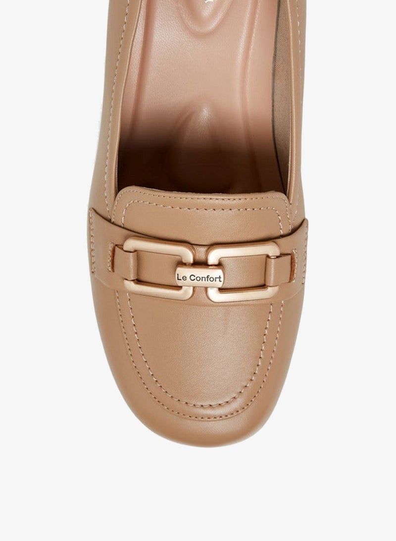 لو كونفورت أحذية سهلة الارتداء بكعب إسفين معدني - Image 4