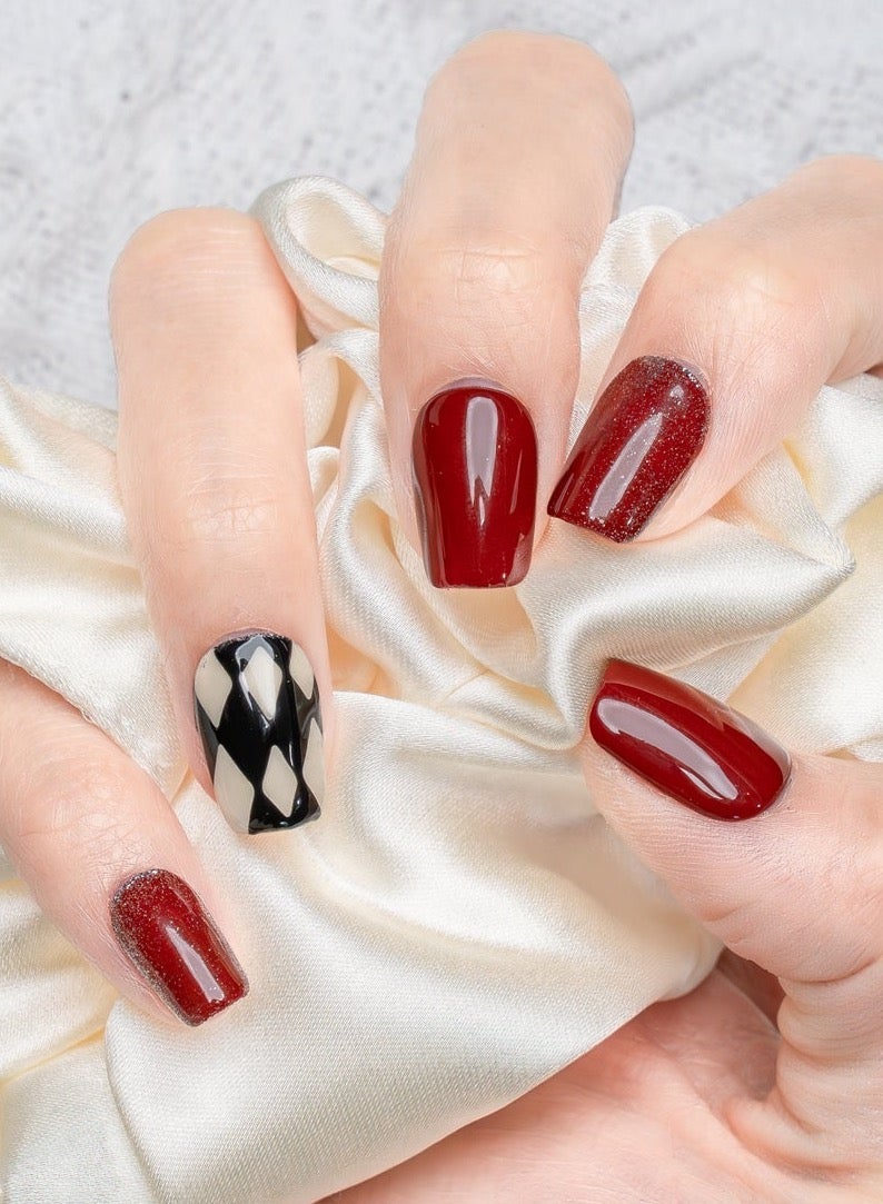 Nailosophy 10 Pcs Handmade Gel Press On Nails Short Square Red Black White Diamond Pattern Glitter Reusable False Nails Nail Kit for Women Party Wedding Eid Special Occasions - Image 3