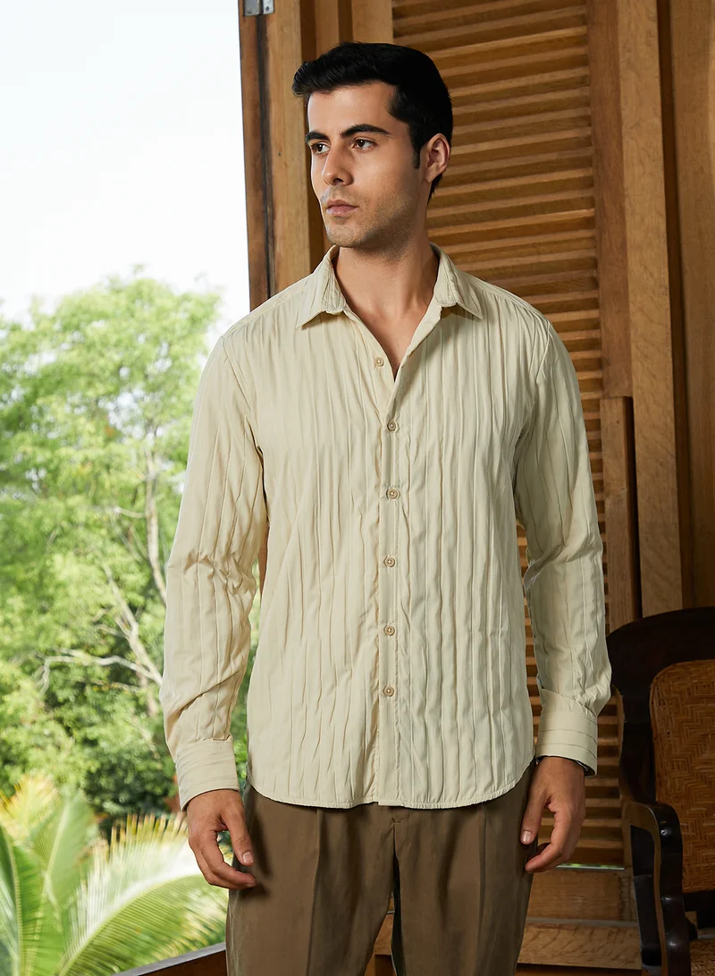 Campus Sutra Campus Sutra Men's Cream White Quilt-Tactile Shirt For Casual Wear | Spread Collar | Long Cuffed Sleeves | Button Closure | Shirt Crafted With Comfort Fit For Everyday Wear