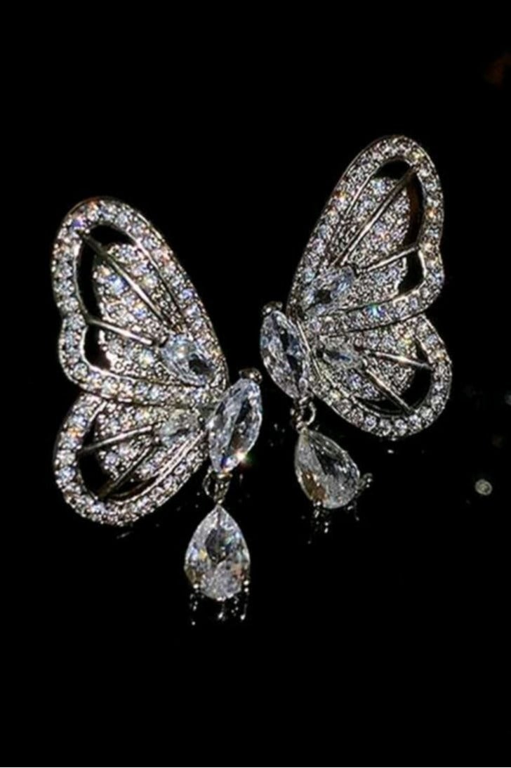 Shein Butterfly & Teardrop Shape Dangle Earrings - Image 3