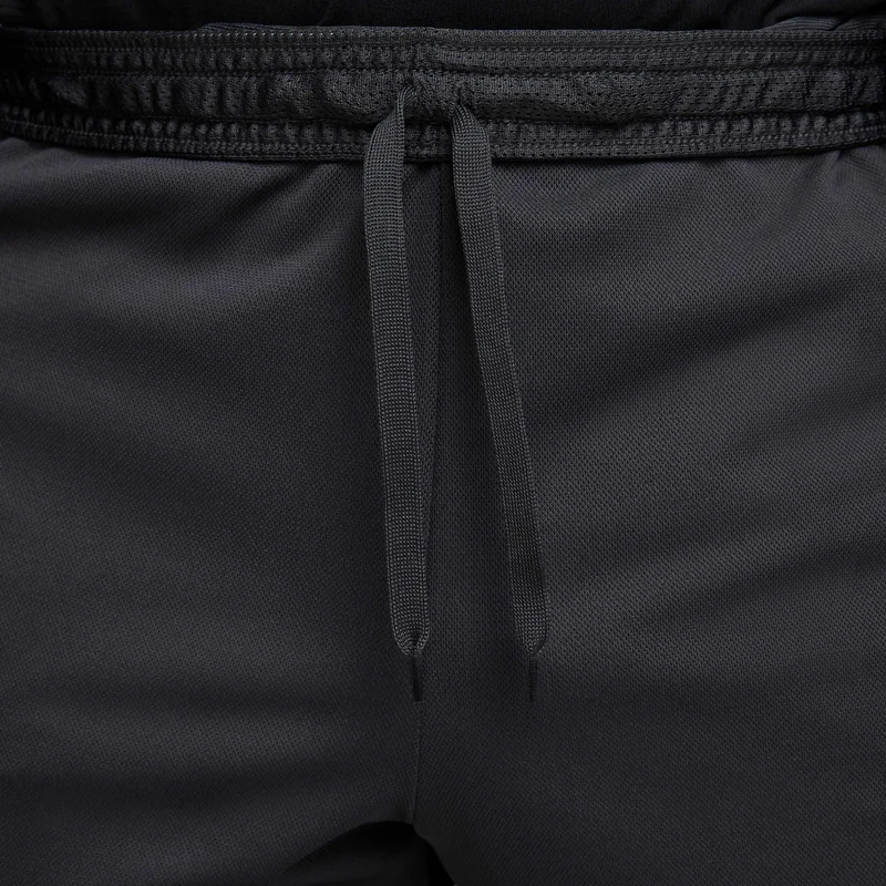 نايكي نايكي أكاديمي