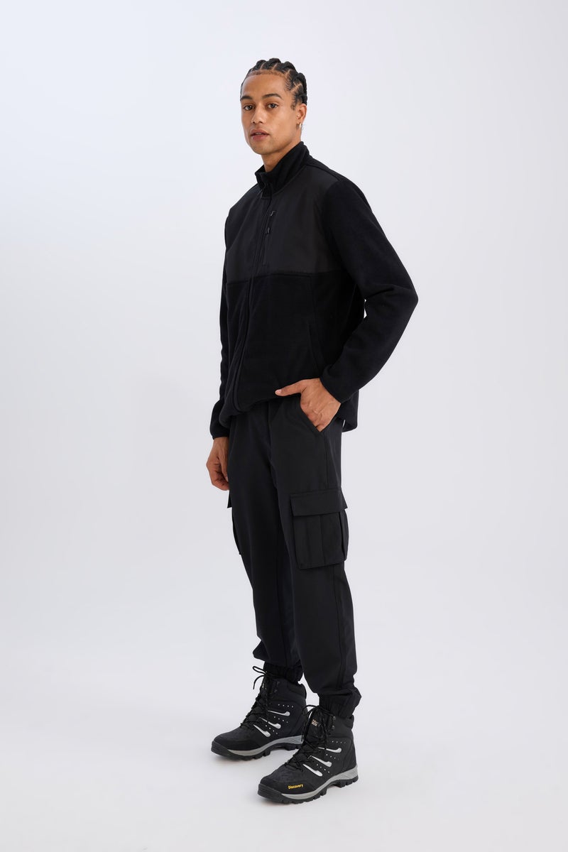 ديفاكتو بنطال رياضي رجالي DeFactoFit بقصّة Slim Fit ومنسوج بنمط كارجو  - Image 2