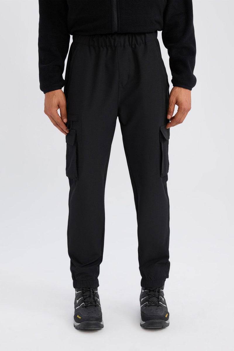 ديفاكتو بنطال رياضي رجالي DeFactoFit بقصّة Slim Fit ومنسوج بنمط كارجو  - Image 1