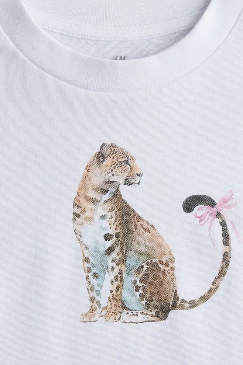 اتش اند ام تي-شيرت مزين بطبعة