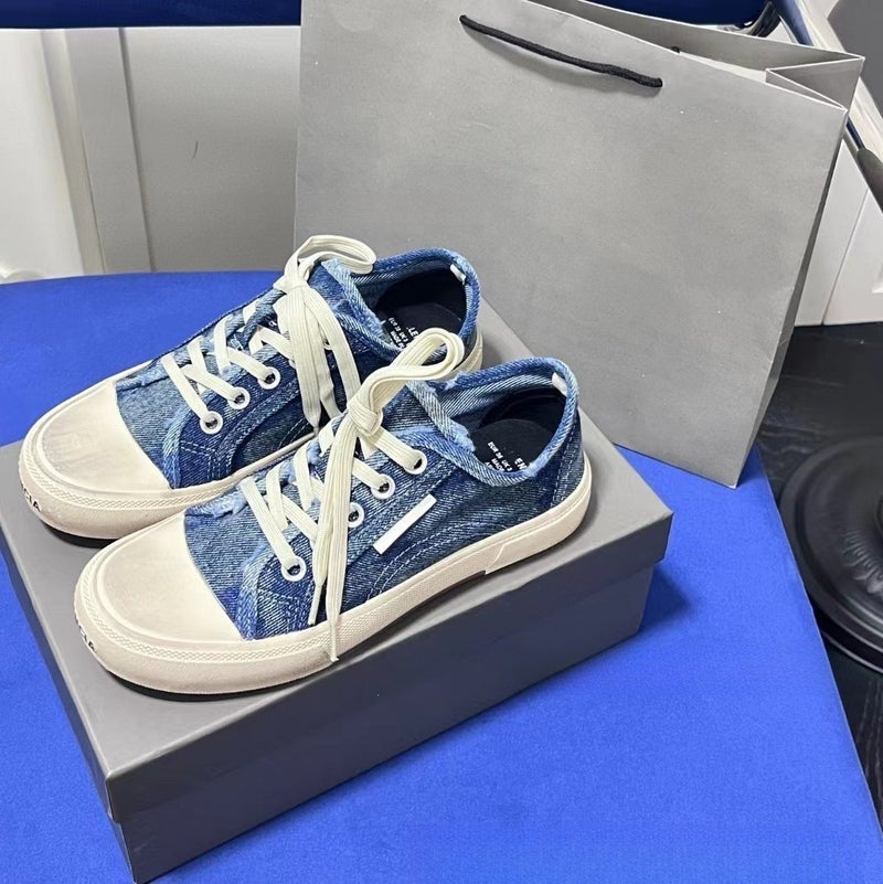2026 New Paris Style Canvas Shoes for Men and Women - Summer Breathable Flat White Shoes, Vintage Low-Top, Slip-On, Large Sizes