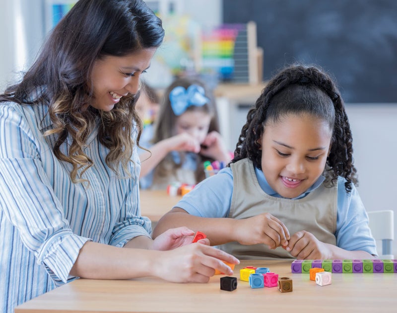 Teacher Created Resources Numbers and Shapes Connecting Cubes, Set of 100 - Image 3