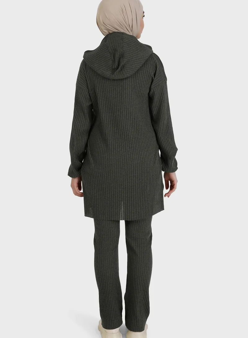 Tavin by Modanisa Hooded Ribbed Top