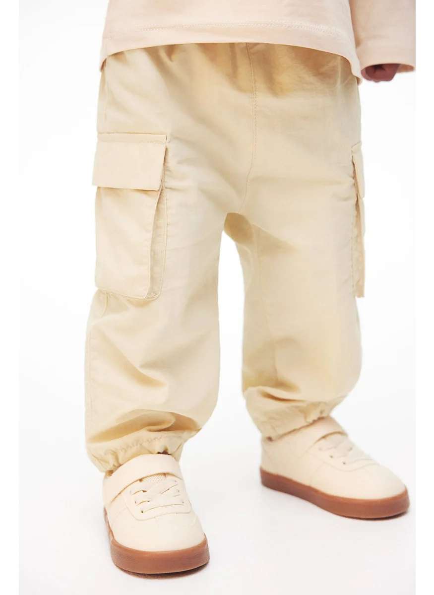 اتش اند ام Cargo Joggers