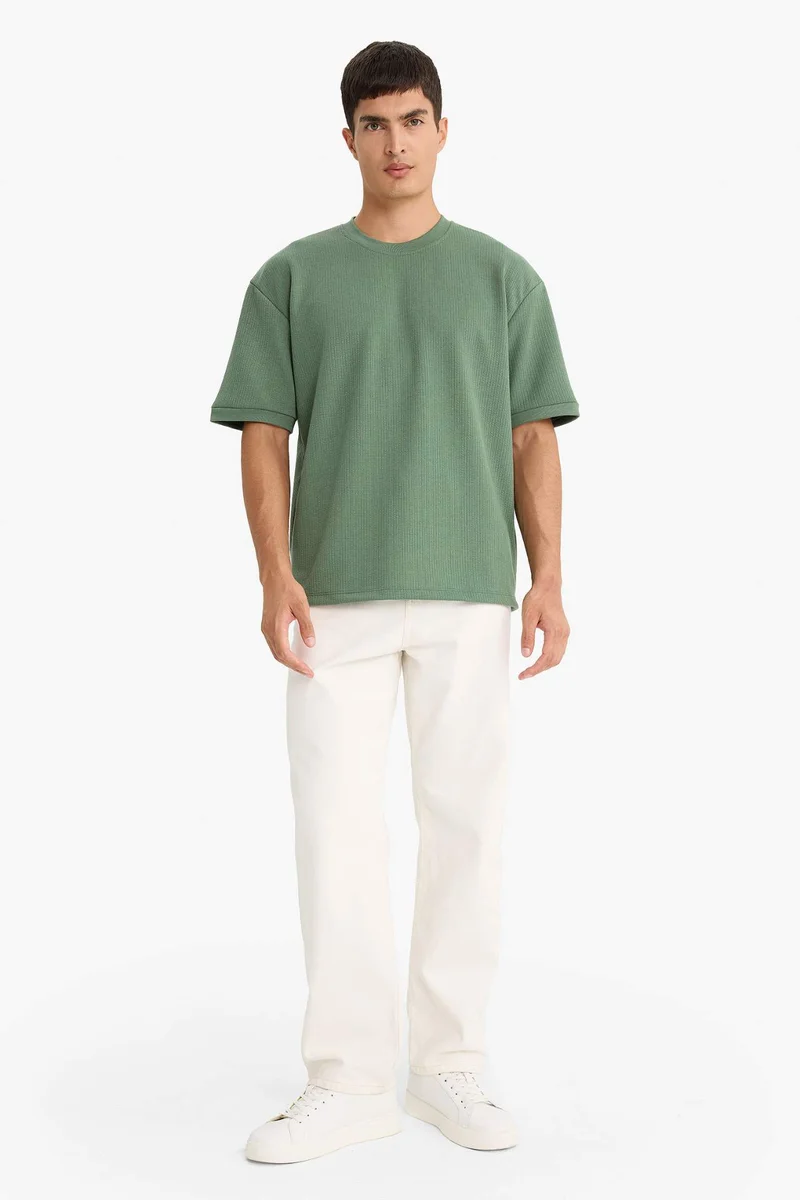 ديفاكتو Oversize Fit Crew Neck Short Sleeve T-Shirt
